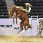 Extraordinaria jineteada de yegua de Juan Antonio Munguía, sumando 26 tantos para los Tres Regalos "A"