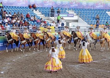 Al frente Corazón Charro en la eliminatoria de las escaramuzas Dientes de Leche