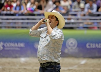 Vibra la Arena San Marcos con la presentación de Julión Álvarez
