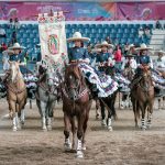 Regio colorido en la presentación de la escaramuza Charra de Monterrey, Nuevo León, en categoría Infantil "B"