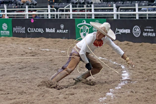 David Padilla Estrada consiguió dos manganas a pie para Gala de Monturas