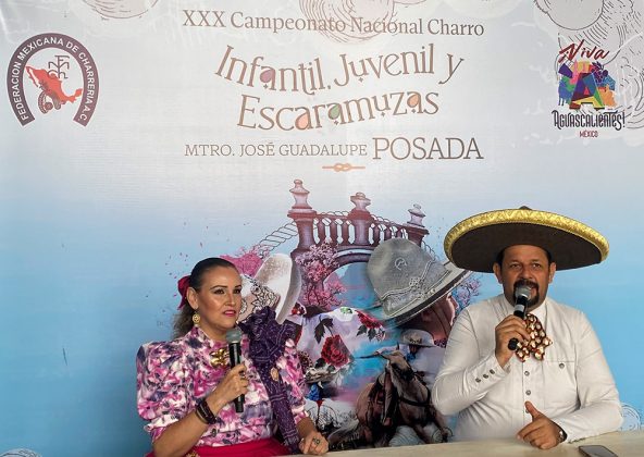 La presentación de la transmisión de cada competencia corre a cargo de Rocío Díaz y Abel Díaz Tapia
