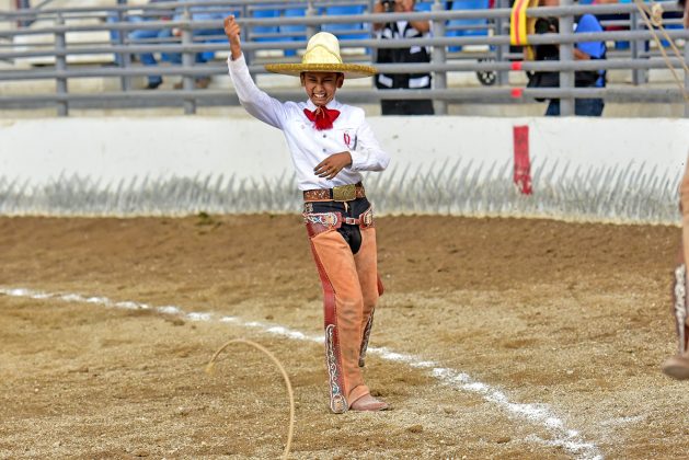 Aquilino Reyna festejó tres manganas a pie y se metió a la final con 182 unidades