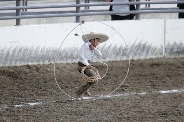 En esta competencia vespertina actuaron los también queretanos Hermanos Navarrete