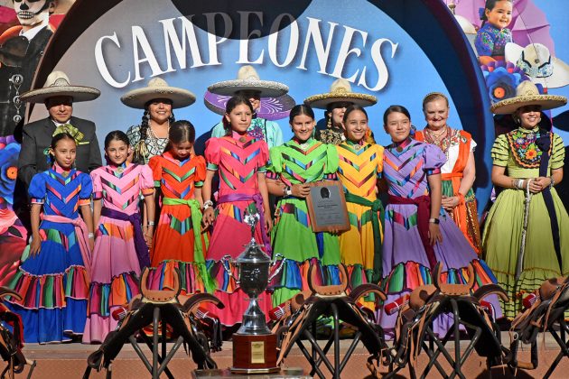 Premiación Charra de Saltillo de Coahuila, escaramuza subcampeona nacional Infantil "A"