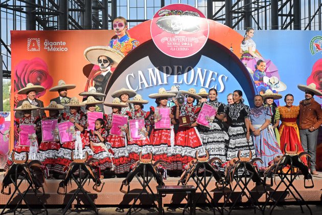 Premiación Alacrancitas de Durango, escaramuza campeona nacional Infantil "A"