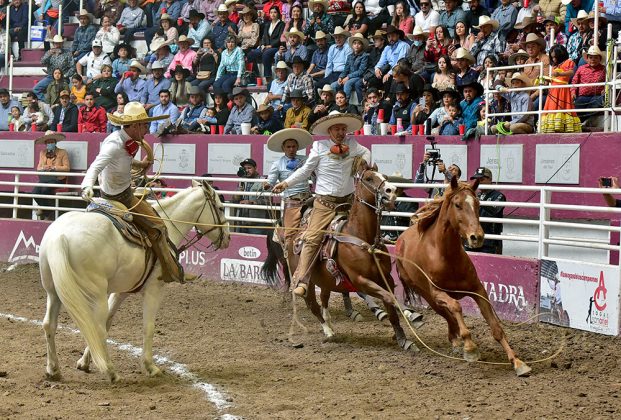 José Andrés Aceves Aceves emocionó a toda la concurrencia con sus tres manganas a caballo