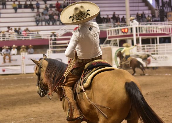 Jorge Antonio Loza Monroy cooperó con sus tres manganas a caballo a la cuenta de Rancho La Mina