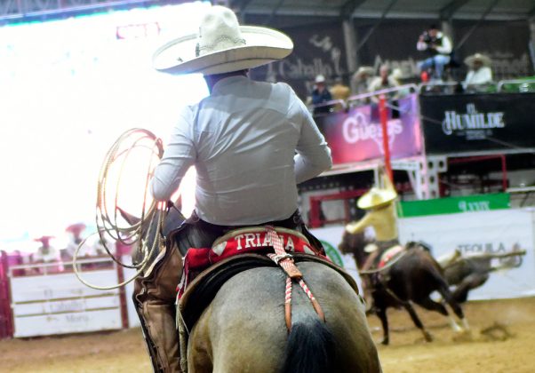 Miguel Ángel Reveles Márquez cumplió al derribar dos manganas a caballo para los zacatecanos de Hacienda de Triana