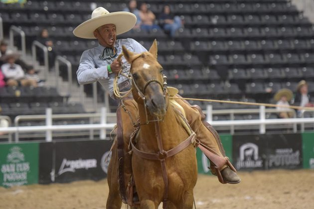 Arnulfo Basurto Vega levantó a Rancho El Cócono con sus tres manganas a caballo