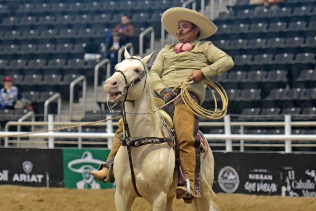 Rafael Sánchez Zapata consiguió una mangana a caballo para la cuenta de los Regionales de Austin