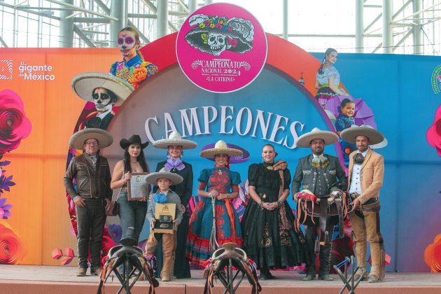 Premiación al tercer lugar nacional charro completo Dientes de Leche, Alexander Covarrubias