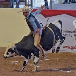 Cumplió con la monta de toro Jerónimo Terrazas Flores de Rancho El Legado