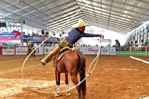 Brilló Carlos Rogelio Chávez Carrillo con Tlalixtac "C" al acertar lazo de terna y cinco manganas de cuenta, dos a pie y una a caballo