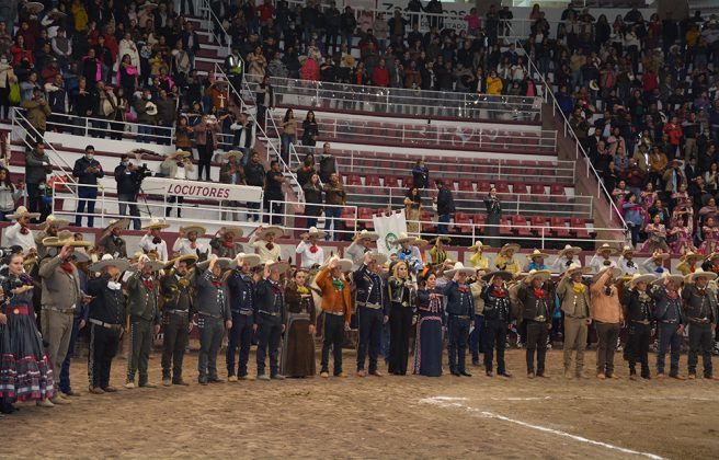 Las personalidades que hicieron acto de presencia en la ceremonia de inauguración deportiva en el lienzo de Zacatecas