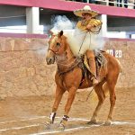 Enrique Ramírez Pérez fue el motor del monarca nacional, Rancho El Quevedeño, cooperando con un pial en el lienzo, lazo cabecero y dos manganas a pie