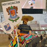 Desfilaron escudos de las entidades que cuentan con charrería organizada