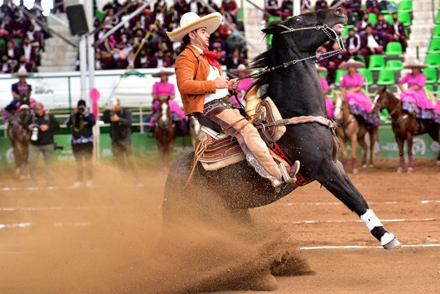 Israel Antonio Rojo Ulloa abrió la cuenta de Ganadería 3R de Sinaloa con su cala de caballo de 27 buenos