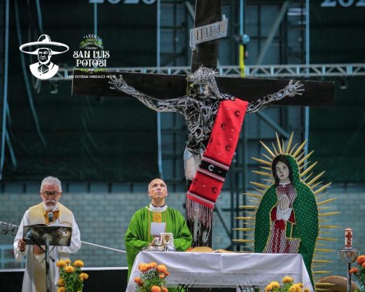 Antes de comenzar las acciones deportivas se realizó la Santa Misa en el lienzo de la Arena Potosí