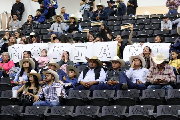 Mucha algarabía generan las porras que apoyan a los charros completos en la jornada eliminatoria, como en el caso del yucateco Mariano Sasso Cáceres