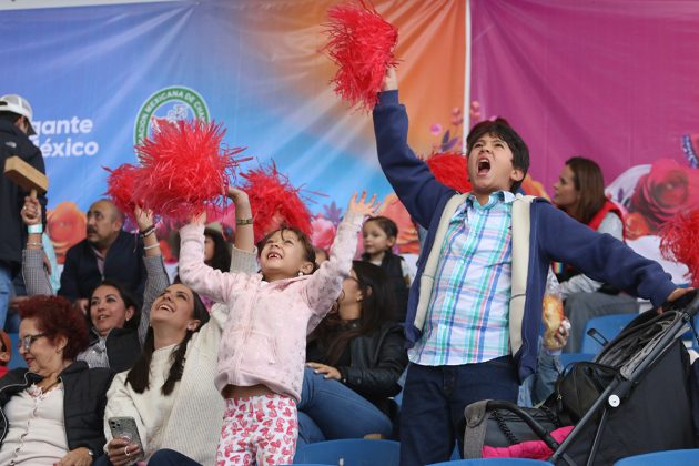 Continúa el buen ambiente en la Arena San Marcos de Aguascalientes, donde las porras apoyan en todo momento a los protagonistas de este certamen