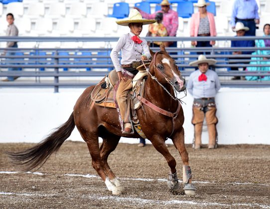 Aquilino Reyna Juárez cooperó con 46 punto de su magnífica cala de caballo para Amando Gil Laguna