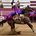 En la segunda competencia de la jornada amenazó la escaramuza El Gran Chaparral de Jalisco