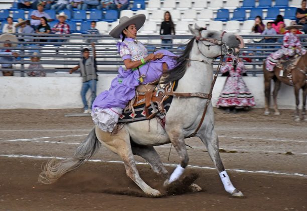 Valeria Treviño Solís ganó 10 tantos en la punta que ejecutó para la escaramuza Mini Reencuentro de Chihuahua Infantil "B"