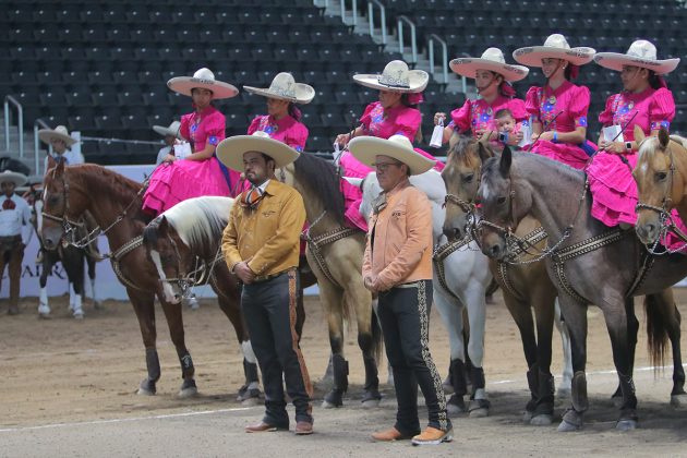 La Federación Mexicana de Charrería entregó camafeos a la escaramuza La Guadalupana, campeona estatal de Tabasco