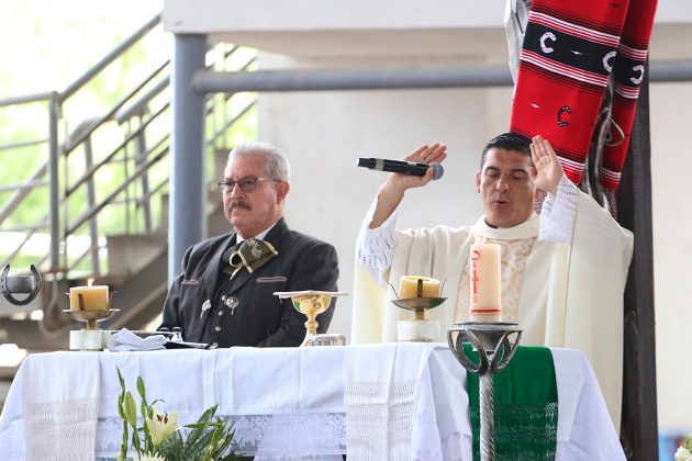 Previo al inicio de las actividades dominicales se celebró la Santa Misa en el lienzo de la Arena San Marcos