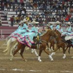 En ejecución de su rutina la escaramuza campeona oaxaqueña, Real de La Soledad