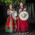 SGM Luisa I, soberana nacional de la Charrería, recibió a las invitadas en el Gran Baile de Reinas