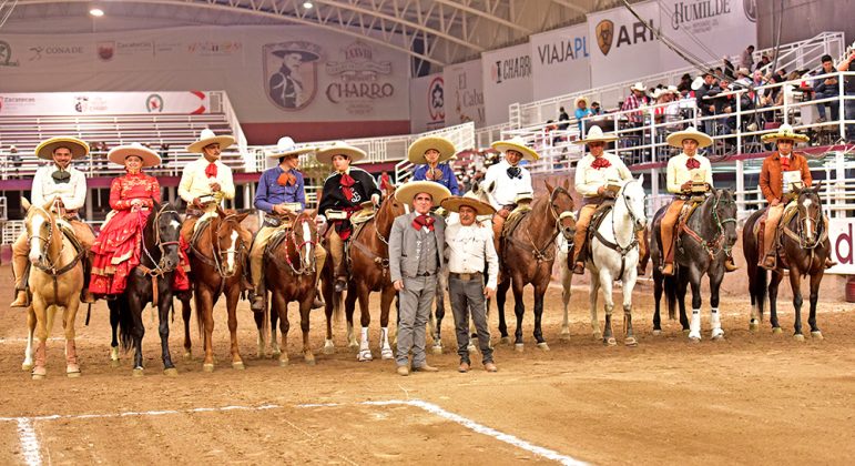 Se entregaron hebillas a los campeones estatales, en la imagen Hacienda Tamariz de Puebla