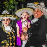 Tierna postal del presidente José Antonio Salcedo López y su distinguida esposa, la señora Elisa Aceves, durante el Baile de Reinas