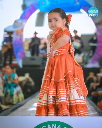 SGM Meli I, reina del Campeonato Nacional Infantil, Juvenil y de Escaramuzas 2023, también se presentó en el evento de postín la tarde del jueves en la velaria de la Isla San Marcos