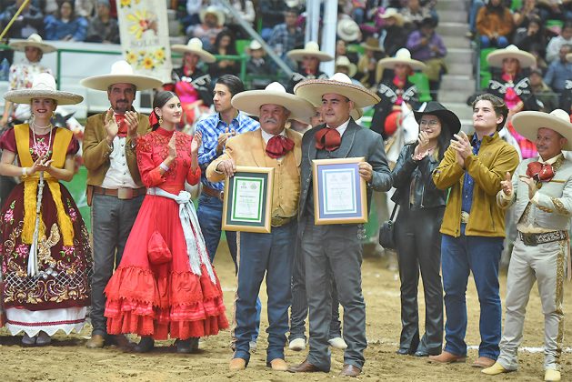 En la competencia nocturna fueron reconocidos don José Manuel Ortuño Díaz Infante y el PUA de San Luis Potosí, Gustavo Nieto Caraveo
