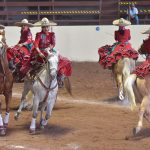 En ejecución las damas de la escaramuza Charras del Mayab, quienes realizaron el viaje desde el lejano estado de Yucatán