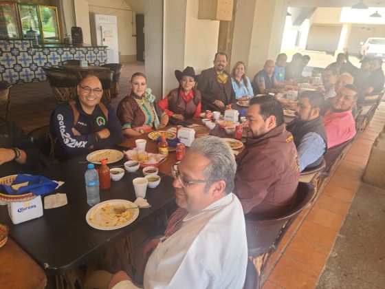 Agradecido el personal de Federación por el desayuno ofrecido amablemente por la secretaria de Turismo del estado, Gloria Romo Cuesta