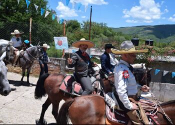 Huitzuco celebró con cabalgata y charreada la festividad del Corazón Inmaculado de María