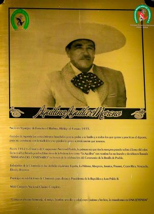 Placa conmemorativa en honor a Don Aquilino Aguilar Moreno en el Salón de la Fama de la Federación Mexicana de Charrería