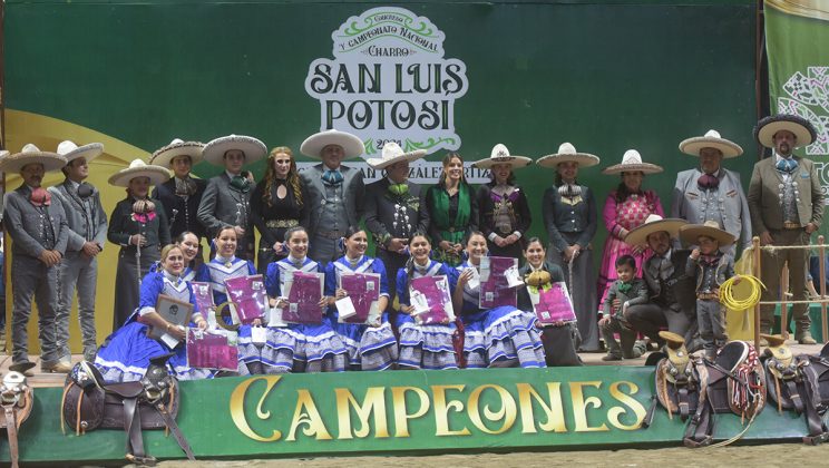 Premiación Soles del Desierto, escaramuza subcampeona nacional