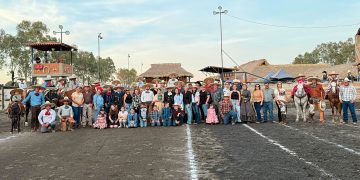 Merecido reconocimiento a Don Roberto Franco y Doña María Alicia Hernández