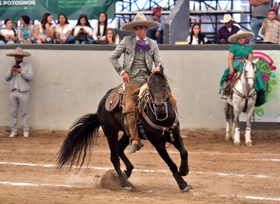 Benjamín Rafael Osornio Cruz logró cala de caballo de 37 puntos para División del Norte de Tepotzotlán