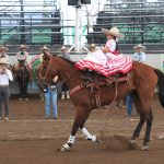 Daniela Valentina Carreón Urzúa presentando la punta para Herencia Charra Dientes de Leche