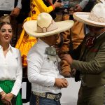 José Antonio Salcedo López, presidente de Federación, impuso la Herradura de Oro al Gobernador Ricardo Gallardo Cardona