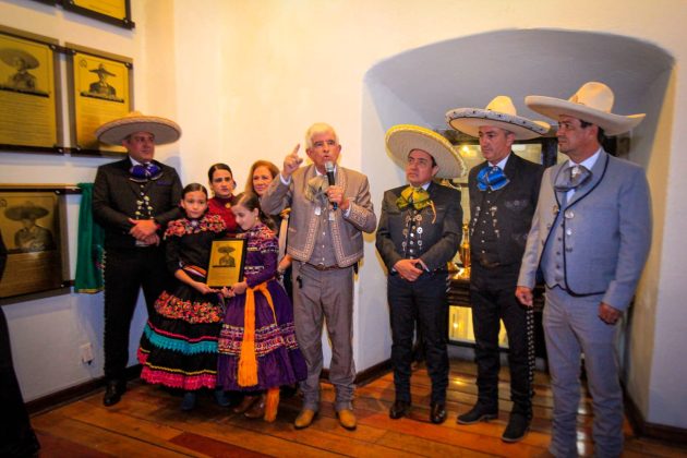 Don Manuel Ordoñez Galán agradeciendo el homenaje que le fue realizado por la Federación Mexicana de Charrería