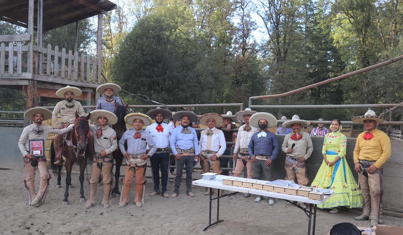 La asociación de charros Dos Compadres, lograron el campeonato estatal de Oregon EUA 2020.