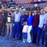 La Unión de Asociaciones de Charros de Guanajuato, encabezada por el ingeniero Gerardo Rico Cázares, y los Charros de Irapuato engalanaron el homenaje a una de las grandes personalidades de la charrería en El Bajío, José Luis Rodríguez Quintanilla