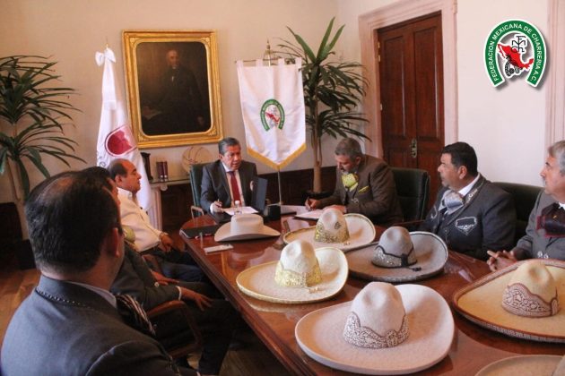 El Gobernador de Zacatecas, David Monreal Ávila, recibió en Palacio de Gobierno a la comitiva de la Federación Mexicana de Charrería, encabezada por el ingeniero José Antonio Salcedo López