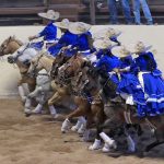 En ejecución de un abanico la escaramuza Charra de Tovares